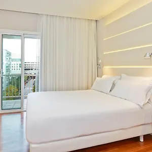 3* מלון Nh Les Corts